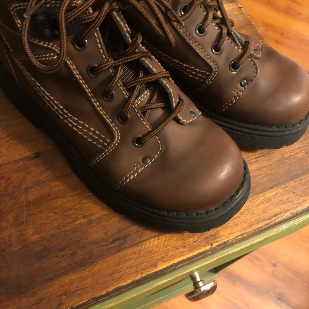 VIntage Boots - Picture 3 of 7